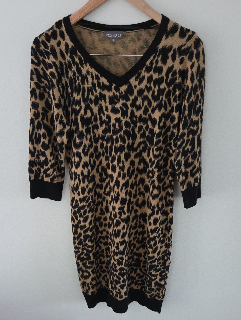 Roz & Ali Leopard Print V-Neck Sweater Dress - Black & Tan